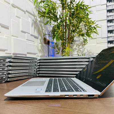 HP EliteBook x360 1030 G4 - 8th Gen. Intel Core i5 - 256GB SSD - 8GB RAM - Keyboard Light - Touchscreen