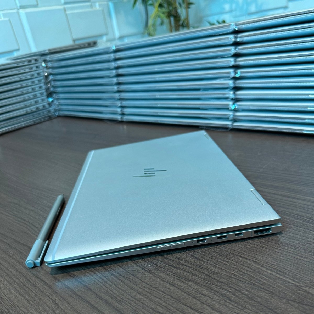 HP EliteBook x360 1030 G4 - 8th Gen. Intel Core i7 - 256GB SSD - 16GB RAM - Keyboard Light - Touchscreen