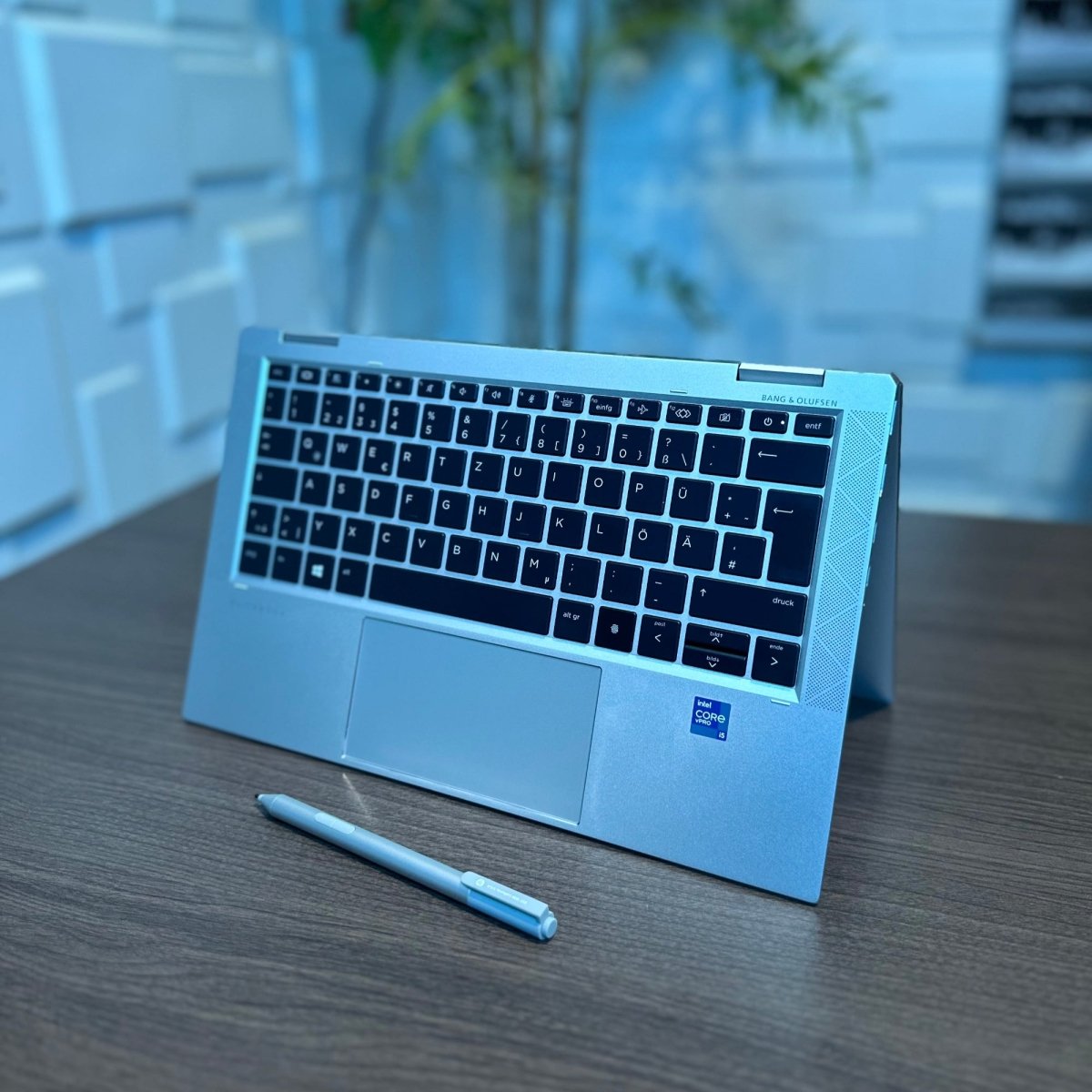 HP EliteBook x360 1030 G8 - 11th Gen. Intel Core i7 - 256GB SSD - 16GB RAM - Touchscreen - Keyboard Light