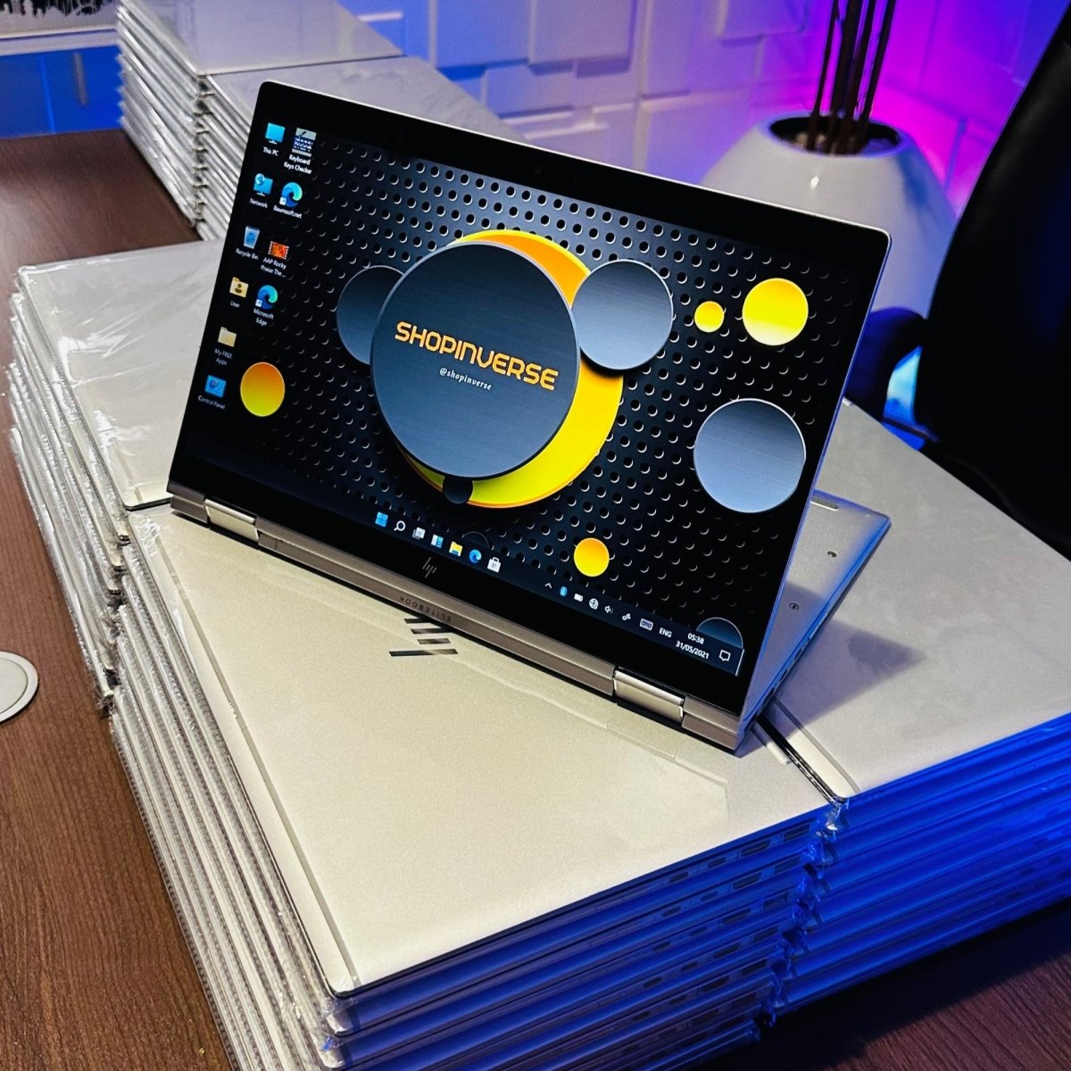 HP EliteBook x360 1040 G6 - 8th Gen. Intel Core i7 - 256GB SSD - 16GB RAM - Keypad Light - Touchscreen - Face ID