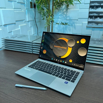 HP EliteBook x360 1040 G8 - 11th Gen. Intel Core i5 - 256GB SSD - 16GB RAM - Touchscreen - Keyboard Light - (Body dent)
