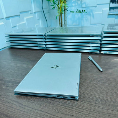 HP EliteBook x360 1040 G8 - 11th Gen. Intel Core i7 - 512GB SSD - 16GB RAM - Touchscreen - Keyboard Light - Face ID