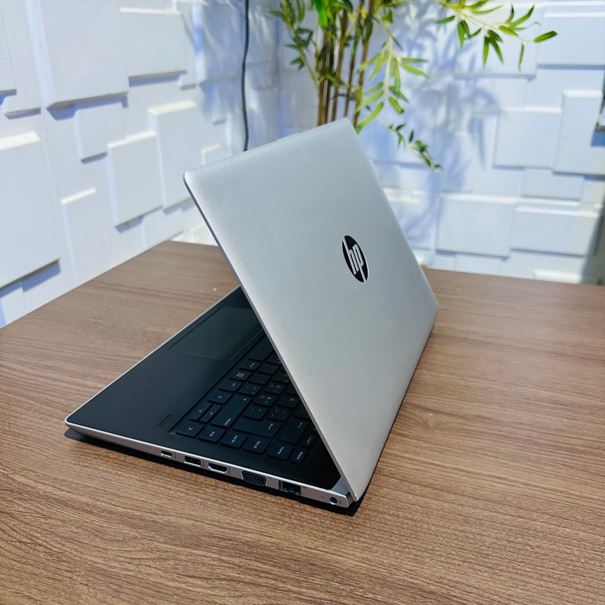 HP ProBook 430 G5 - 8th Gen. Intel Core i5 - 128GB SSD - 8GB RAM
