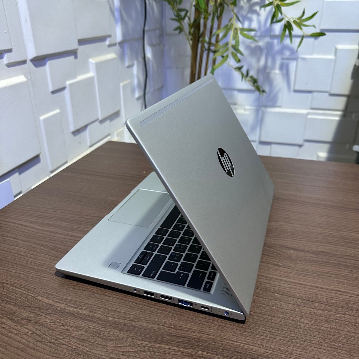 HP ProBook 430 G6 - 8th Gen. Intel Pentium 5405U - 256GB SSD - 4GB RAM - (Minor body dent)