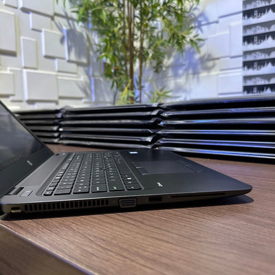 HP zBook 15u G4 - 7th Gen Intel Core i7 - 256GB SSD - 8GB RAM - 2GB Dedicated Graphics