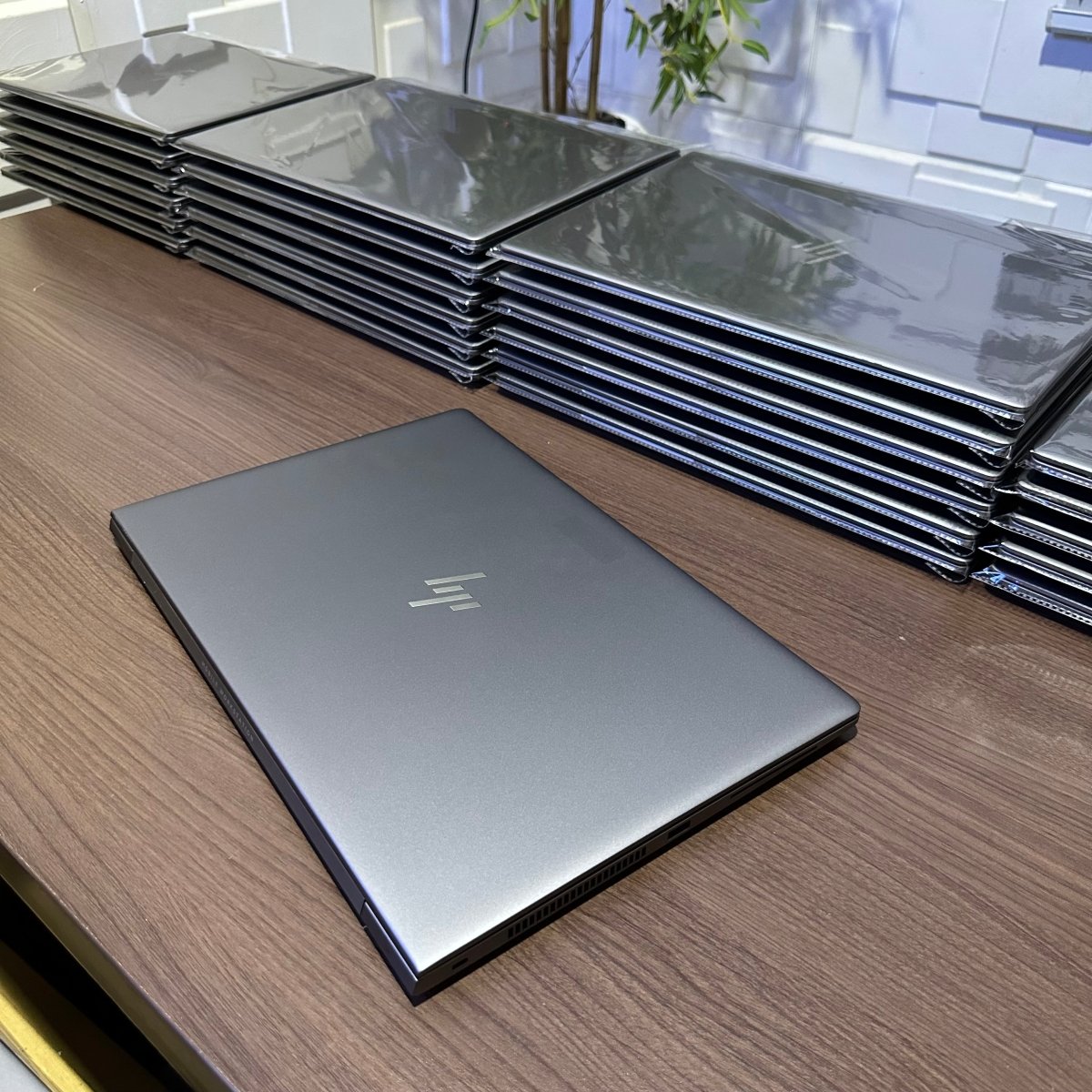 HP zBook 15u G6 - 8th Intel Core i7 - 256GB SSD - 8GB RAM - 4GB Dedicated Graphics - Keyboard Light