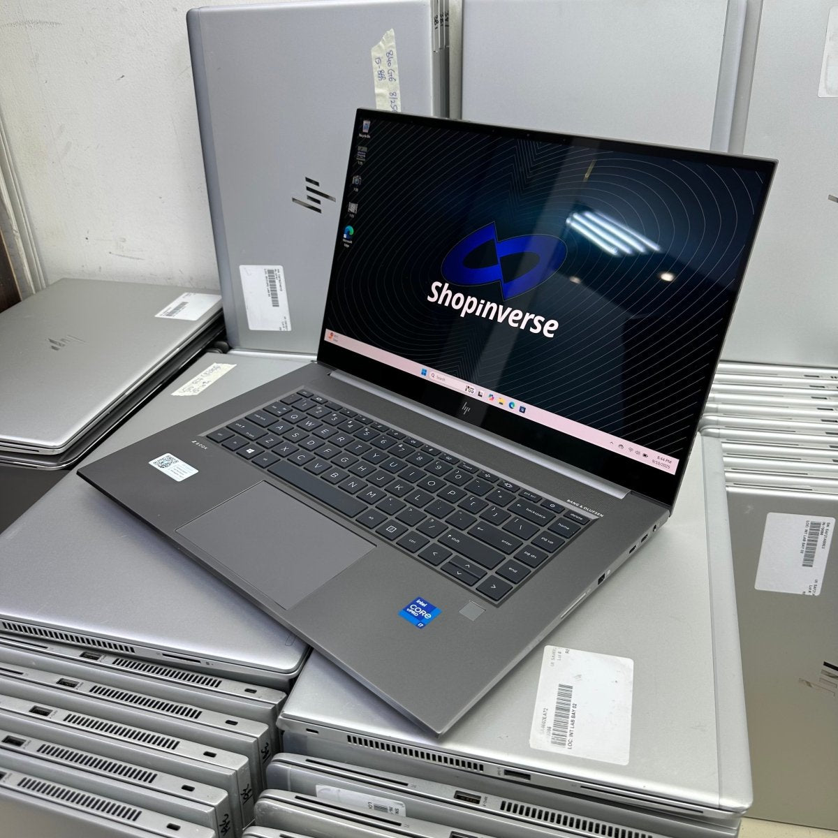 HP zBook Create G7 - 10th Gen. Intel Core i7 - 512GB SSD - 32GB RAM - 8GB Nvidia GeForce RTX 2070 - Keyboard Light - Touchscreen