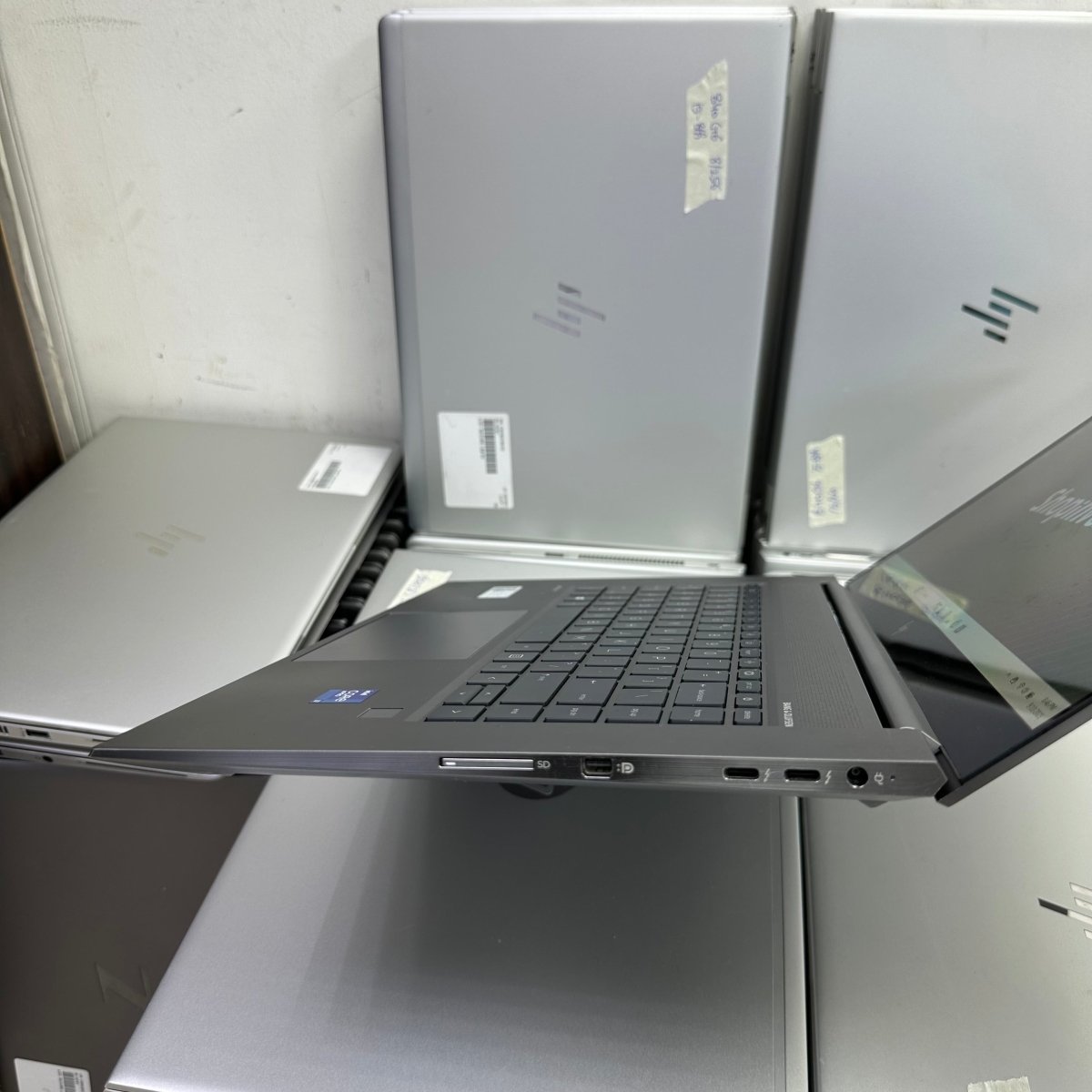 HP zBook Create G7 - 10th Gen. Intel Core i7 - 512GB SSD - 32GB RAM - 8GB Nvidia GeForce RTX 2070 - Keyboard Light - Touchscreen