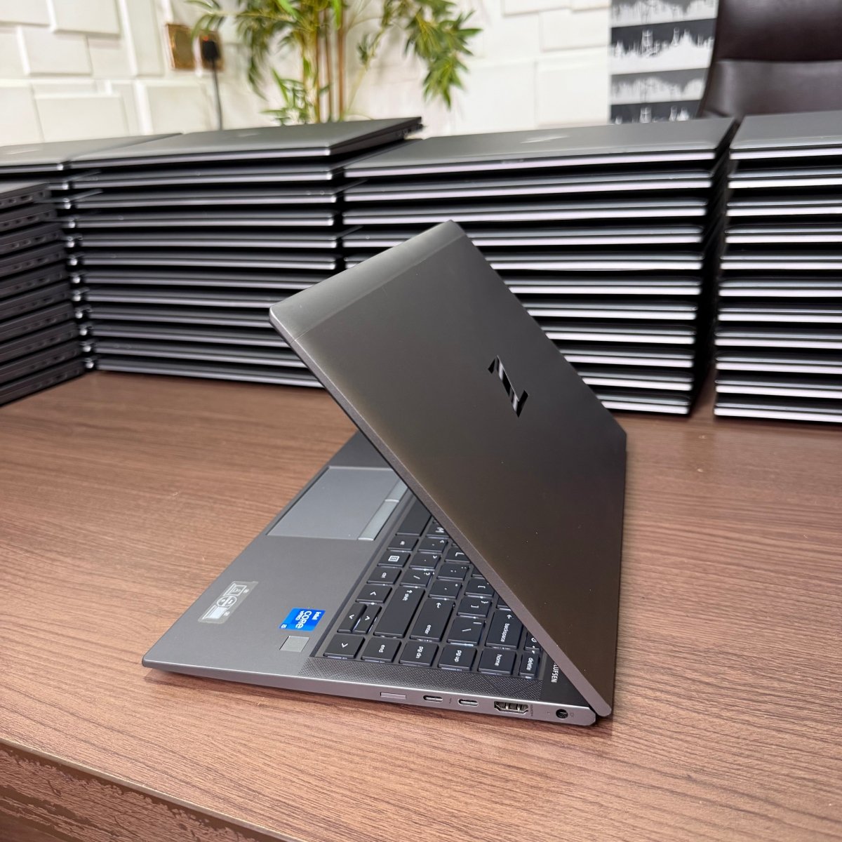 HP ZBook Firefly 14 G8 | 11th Gen Core i5 | 16GB RAM | 256GB SSD | Backlit Keyboard