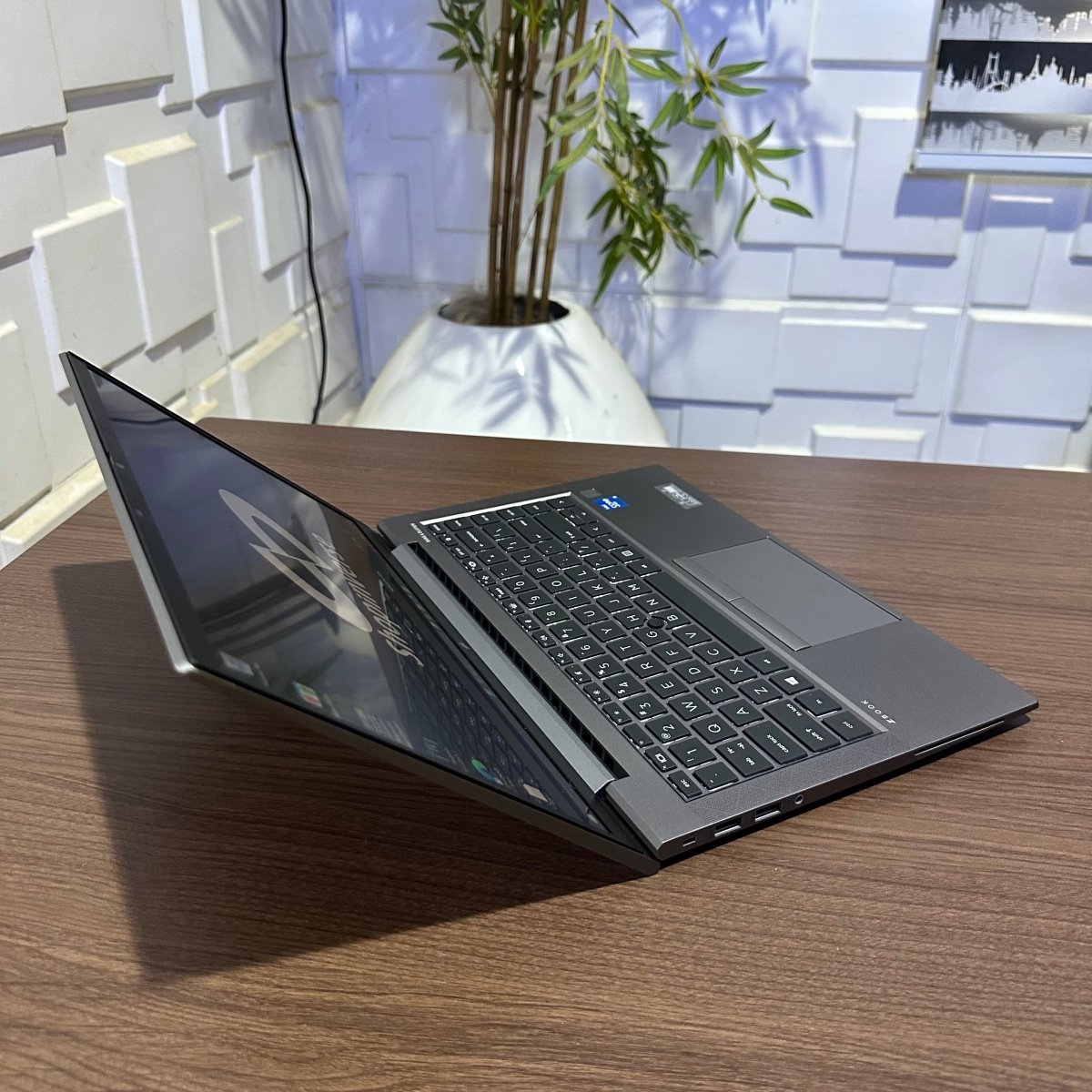 HP zBook Firefly 14 G8 - 11th Gen Intel Core i5 - 256GB SSD - 16GB RAM - Keyboard Light