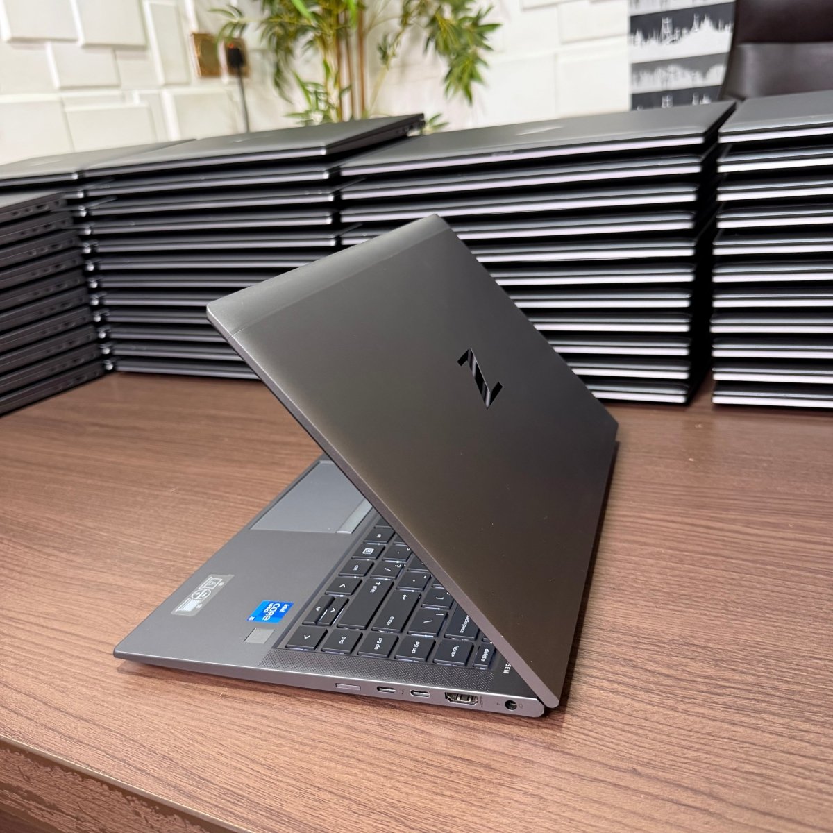 HP ZBook Firefly 14 G8 | 11th Gen Intel Core i7 | 16GB RAM | 512GB SSD | 4GB Nvidia T500 | Backlit Keyboard