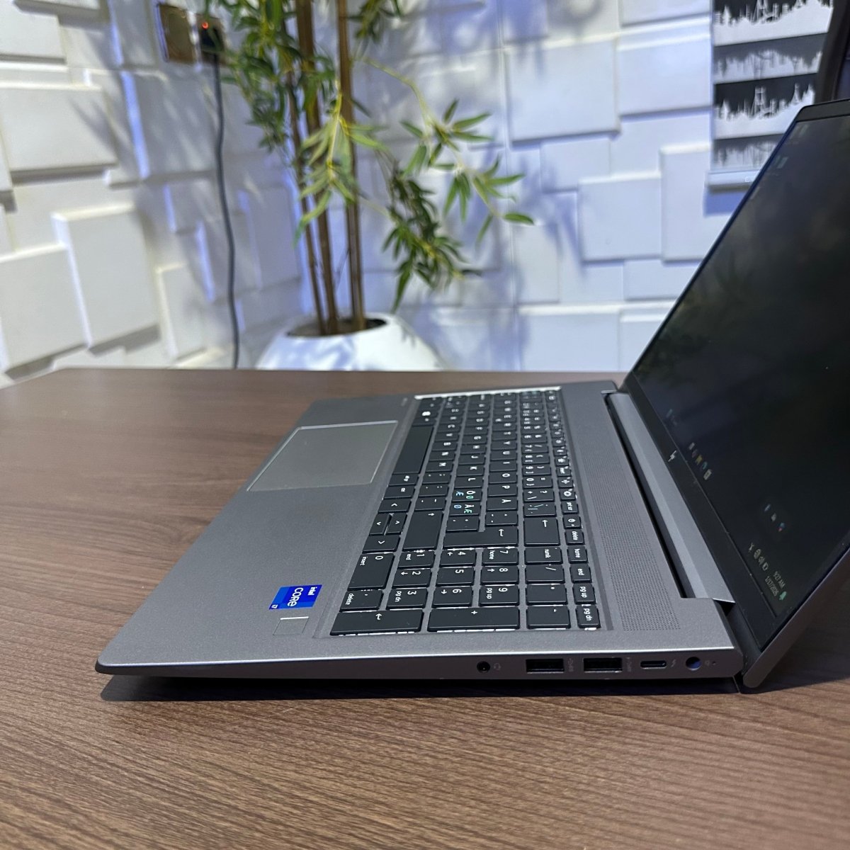 HP zBook Power G8 - 11th Gen Intel Core i7 - 512GB SSD - 16GB RAM