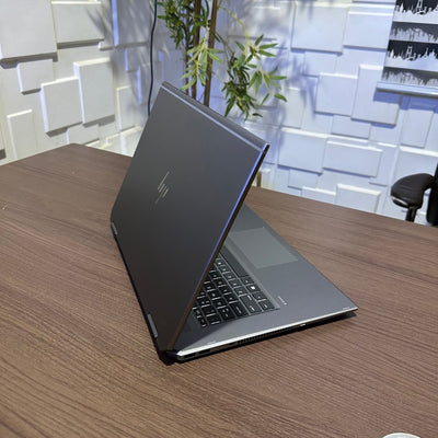 HP zBook Studio G5 - Intel Xeon E - 2186M - 512GB SSD - 16GB RAM - 4GB Nvidia Quadro - keyboard Light