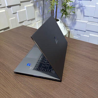 HP zBook Studio G8 - 11th Gen. Intel Core i7 - 512GB SSD - 16GB RAM - 4GB Nvidia T1200 - Keyboard Light