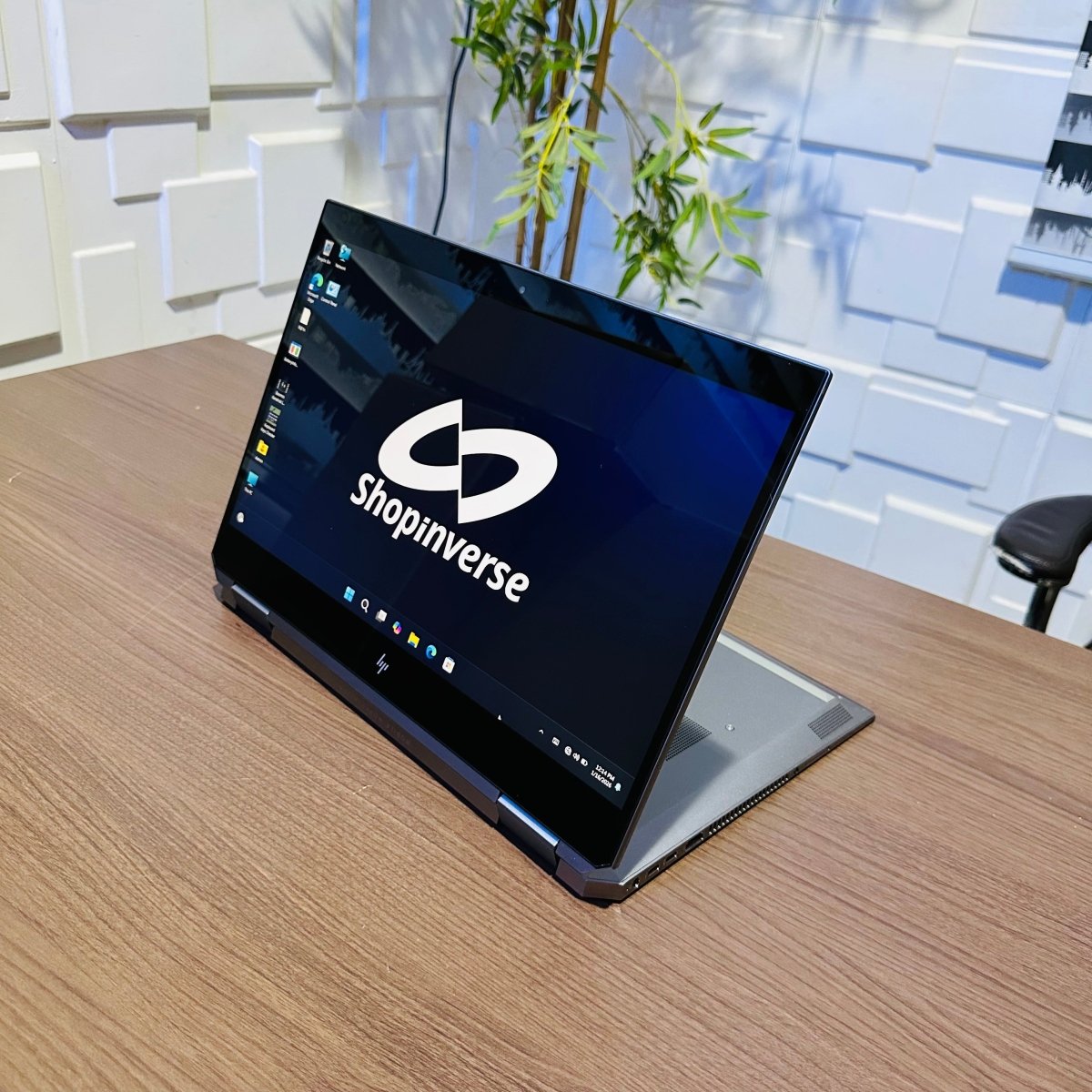 HP zBook Studio x360 G5 - 9th Gen. Intel Core i7 - 512GB SSD