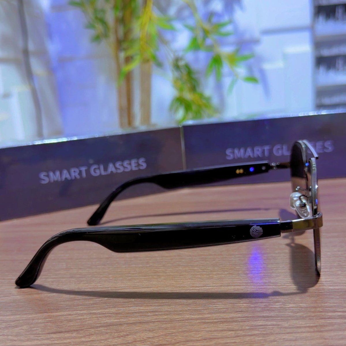HY1002 Smart Glasses