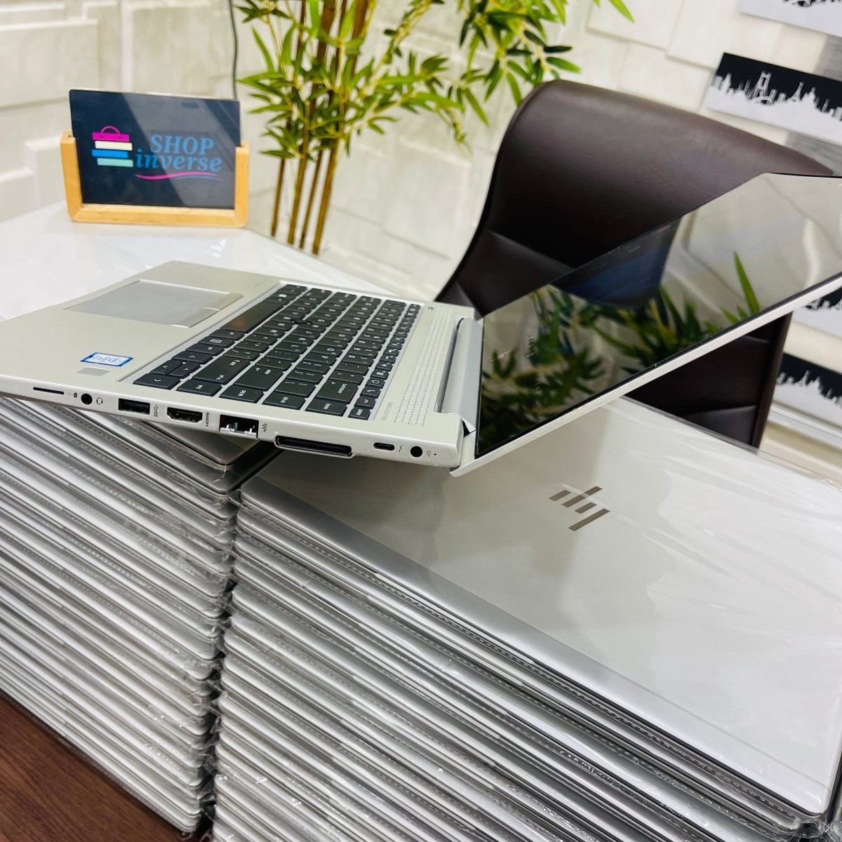 HP EliteBook 840 G5 - 8th Gen. Intel Core i5 - 256GB SSD - 16GB RAM - Keypad Light - Touchscreen