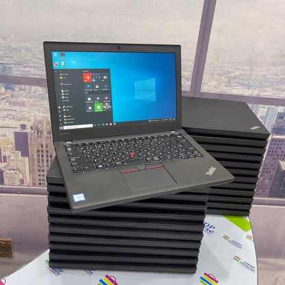 Lenovo ThinkPad X270 - 7th Gen. Intel Core i5 - 256GB SSD - 16GB RAM - Keyboard Light - 2 Batteries