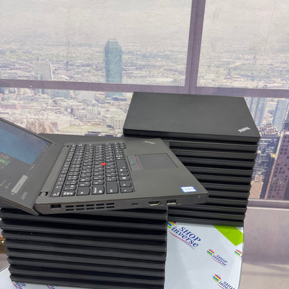 Lenovo ThinkPad X270 - 7th Gen. Intel Core i5 - 256GB SSD - 16GB RAM - Keyboard Light - 2 Batteries