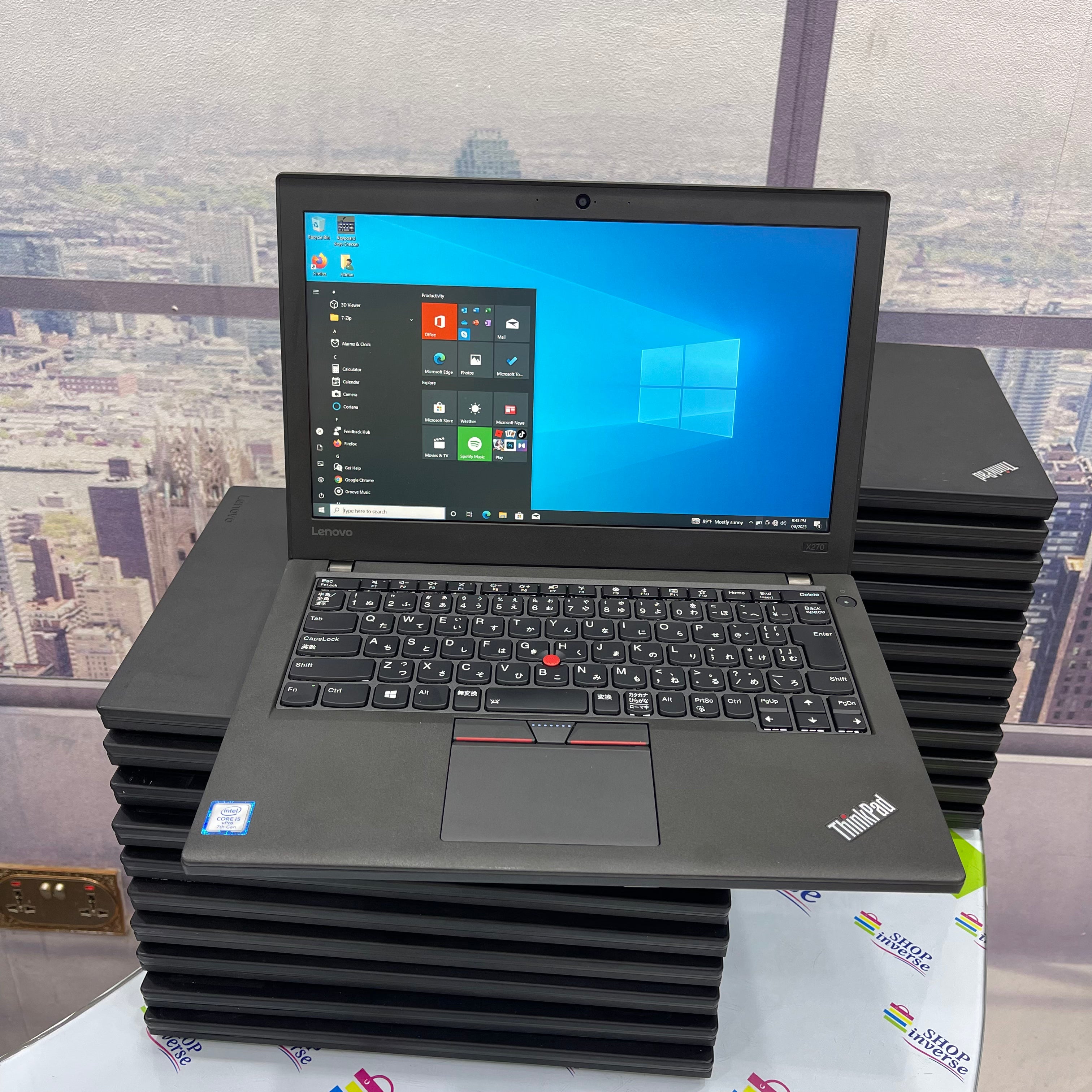Lenovo ThinkPad X270 - 7th Gen. Intel Core i3 - 256GB SSD - 8GB RAM - 2 Batteries