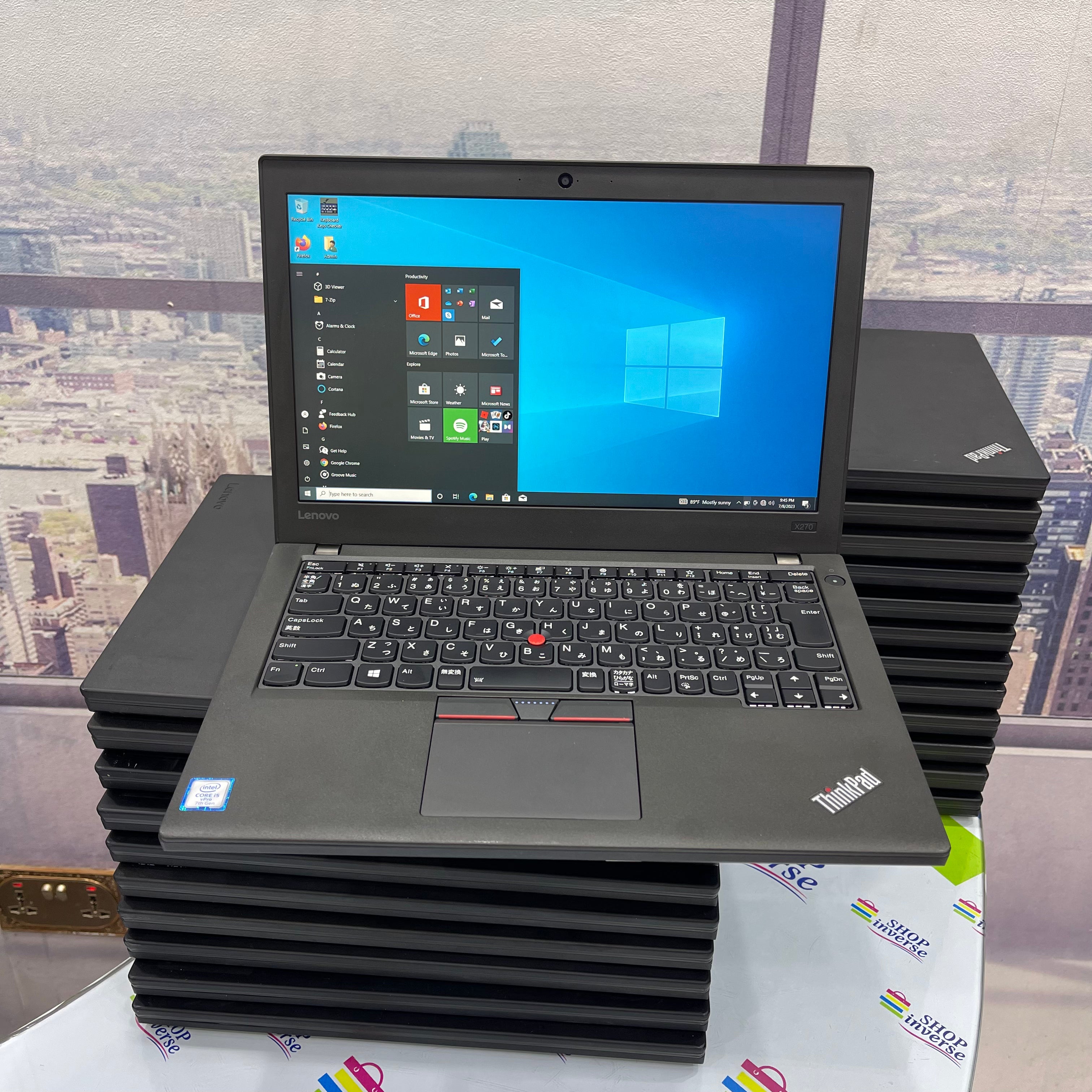 Lenovo ThinkPad X270 - 7th Gen. Intel Core i3 - 256GB SSD - 8GB RAM - 2 Batteries