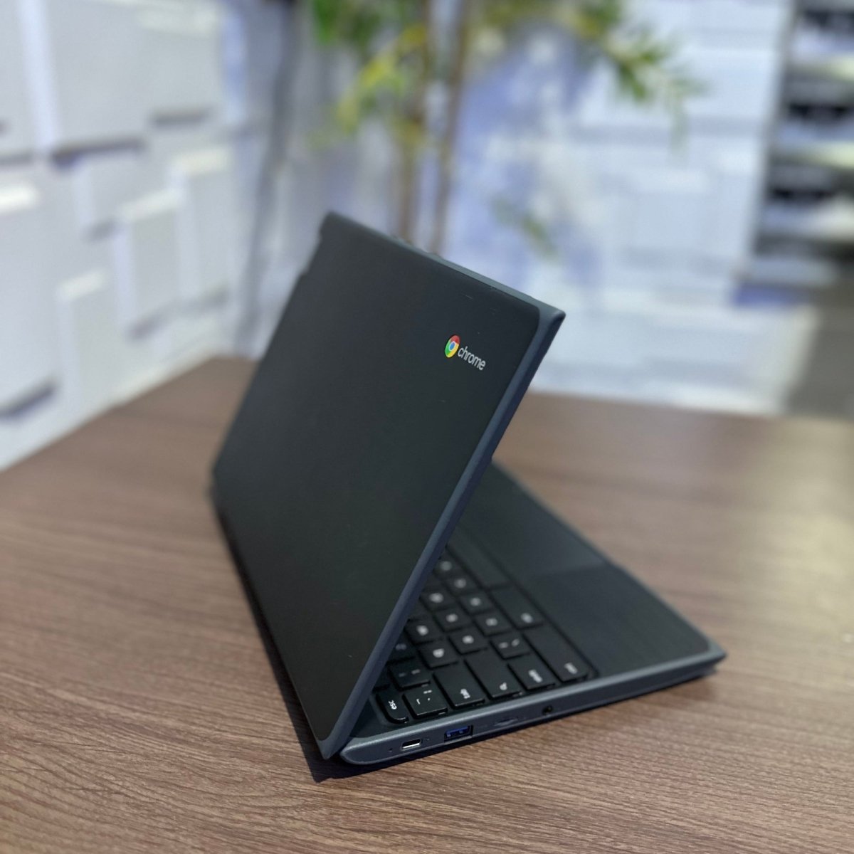 Lenovo 100e Chromebook 2nd Gen - Intel Celeron N4020 - 32GB eMMC - 4GB RAM - (Bad keyboard)