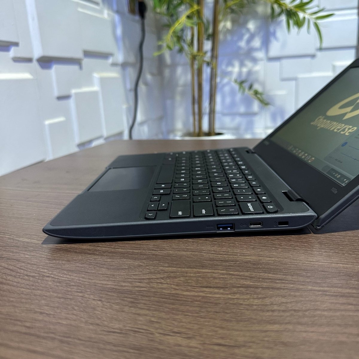 Lenovo 100e Chromebook - Intel Celeron N3350 - 32GB eMMC - 4GB RAM