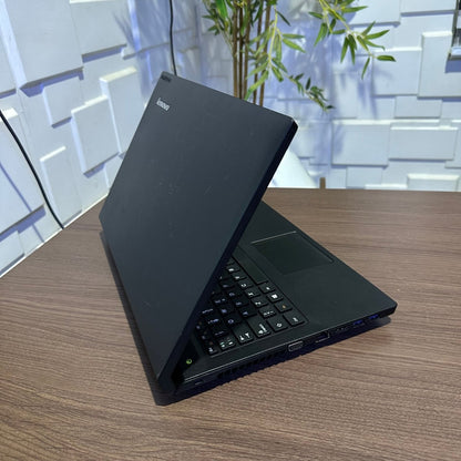 Lenovo B590 - Intel Core i3 - 1TB HDD - 8GB RAM - (Minor body dent)