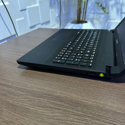 Lenovo B590 - Intel Core i3 - 1TB HDD - 8GB RAM - (Minor body dent)