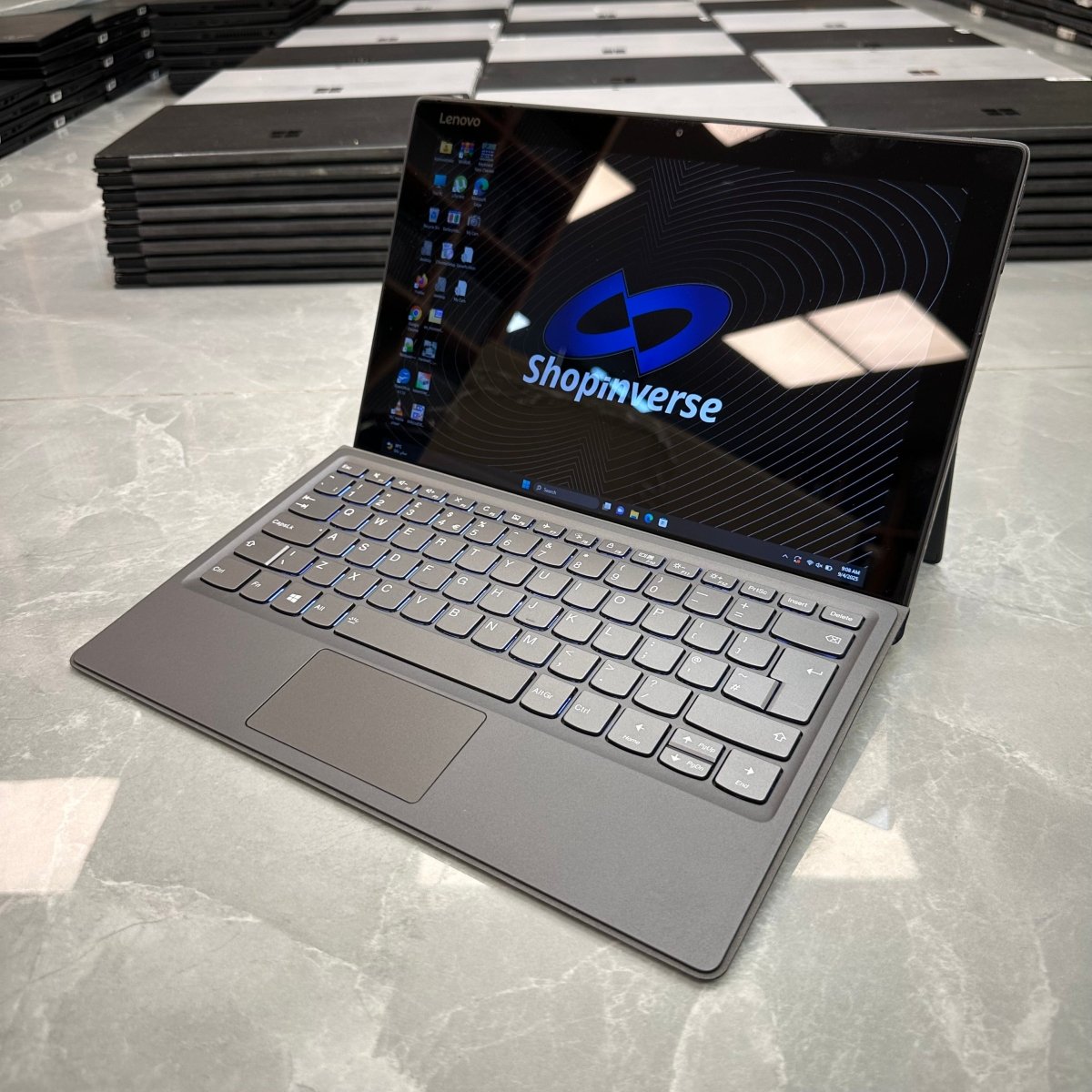 Lenovo MIIX 520 - 8th Gen. Intel Core i5 - 256GB SSD - 8GB RAM - Keyboard Light - Touchscreen