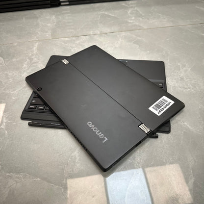 Lenovo MIIX 720 - 7th Gen. Intel Core i5 - 256GB SSD - 8GB RAM - Keyboard Light - Touchscreen