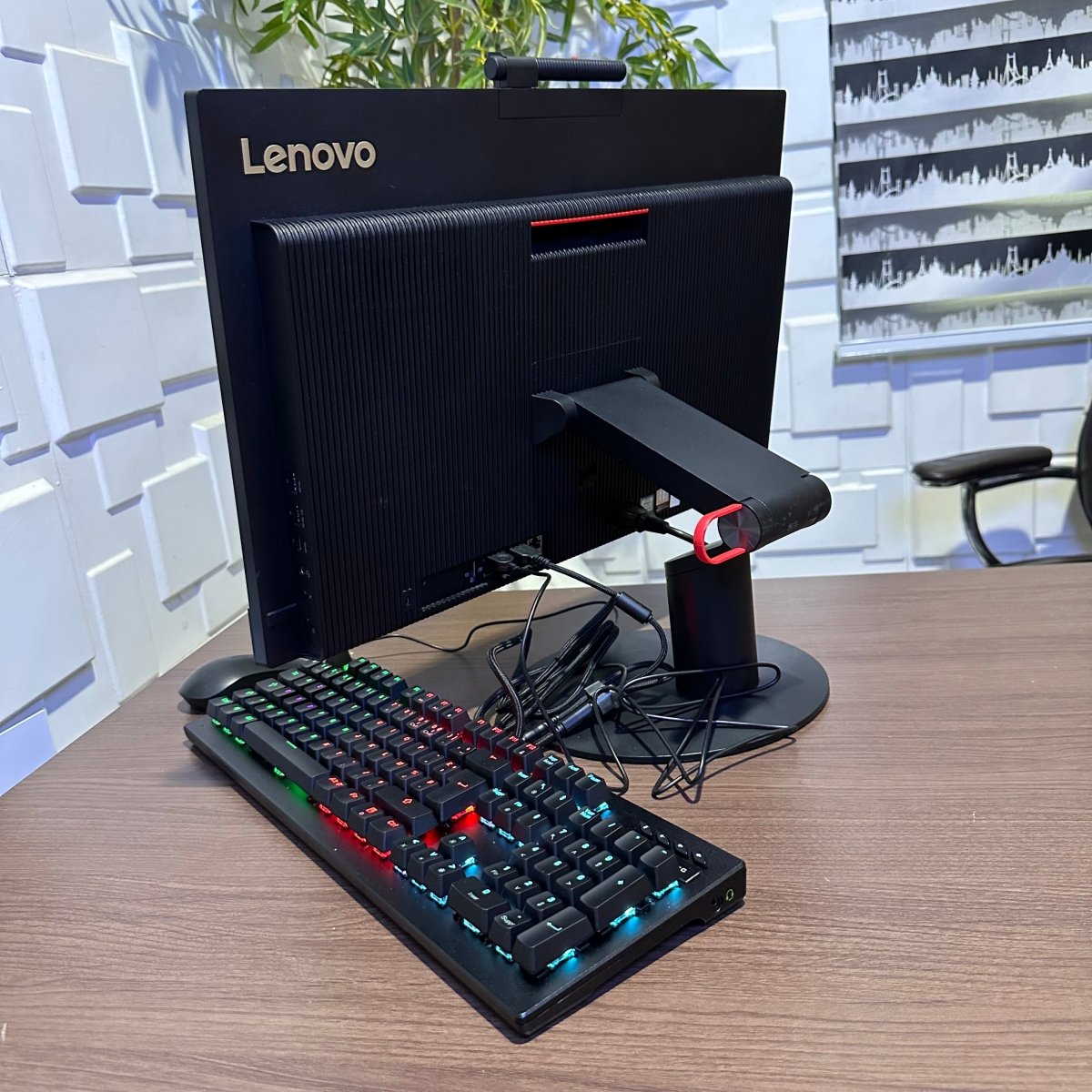 Lenovo ThinkCentre M920z All in One Desktop - 9th Gen. Intel Core i5 - 256GB SSD - 8GB RAM - Touchscreen