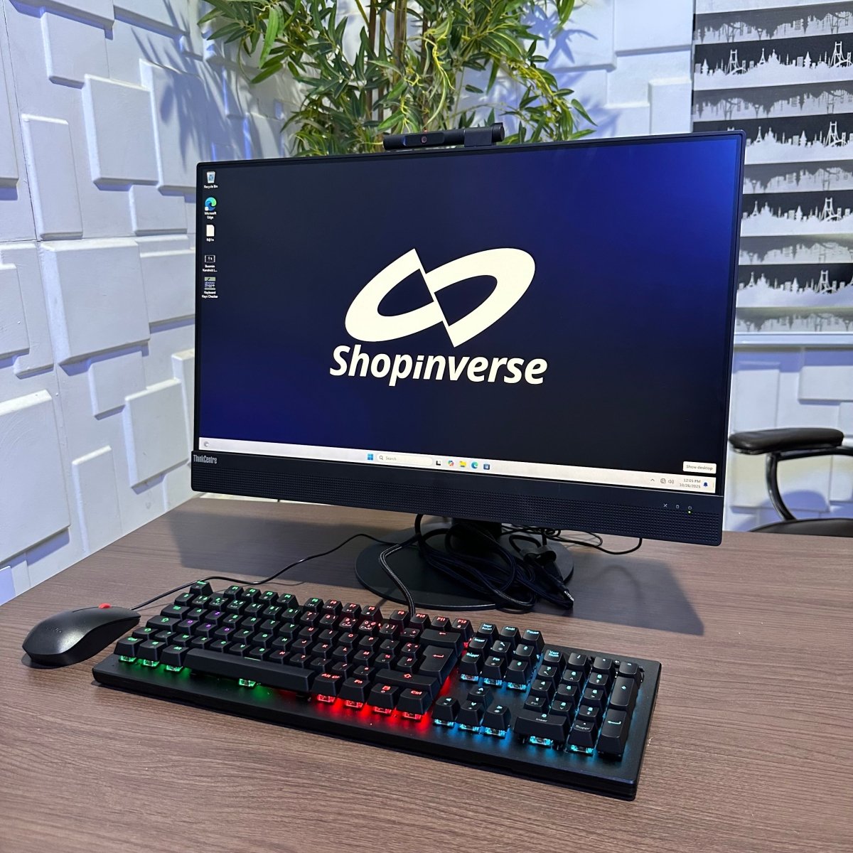 Lenovo ThinkCentre M920z All in One Desktop - 9th Gen. Intel Core i5 - 256GB SSD - 8GB RAM - Touchscreen