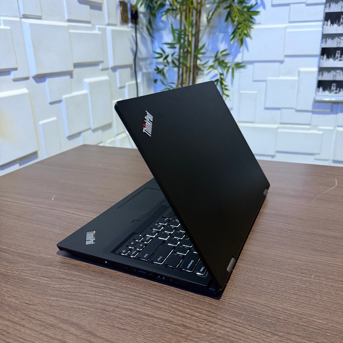 Lenovo ThinkPad L390 Yoga | 8th Gen Core i5 | 8GB RAM | 256GB SSD | Touchscreen | Backlit Keyboard