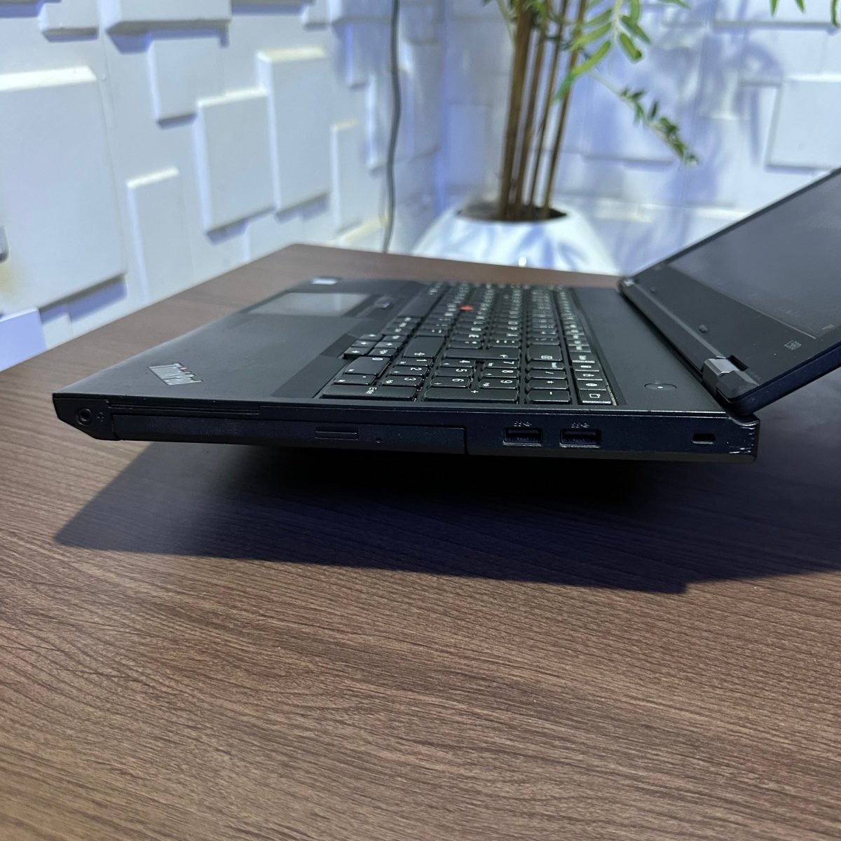 Lenovo ThinkPad LS560 - 6th Gen. Intel Core i5 - 1TB HDD - 8GB RAM