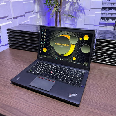 Lenovo Thinkpad T450 - Intel Core i5 - 256GB SSD - 8GB RAM - Touchscreen - (Minor body dent)