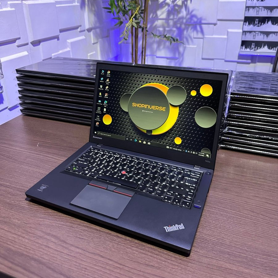 Lenovo Thinkpad T450 - Intel Core i5 - 256GB SSD - 8GB RAM - Touchscreen - (Minor body dent)