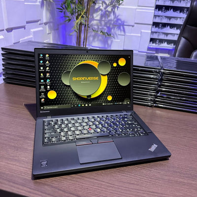 Lenovo Thinkpad T450 - Intel Core i5 - 256GB SSD - 8GB RAM - Touchscreen - (Minor body dent)