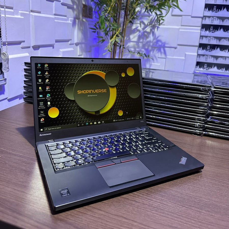 Lenovo Thinkpad T450 - Intel Core i5 - 256GB SSD - 8GB RAM - Touchscreen - (Minor body dent)
