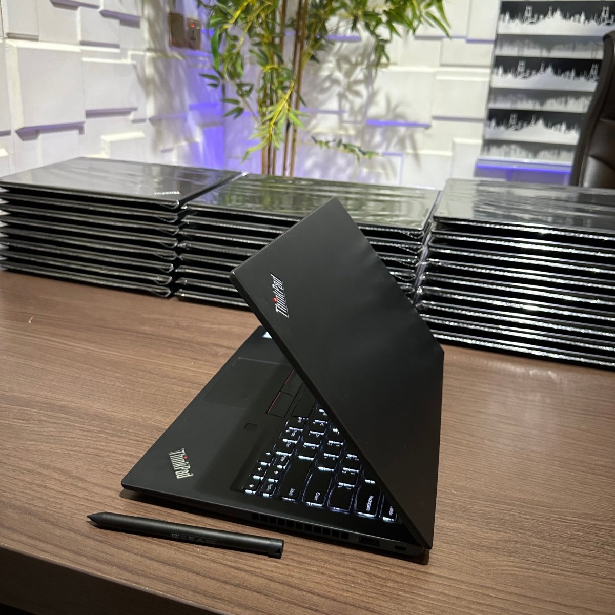 Lenovo ThinkPad T480s - 8th Gen. Intel Core i5 - 256GB SSD - 8GB RAM - Keyboard Light - Touchscreen