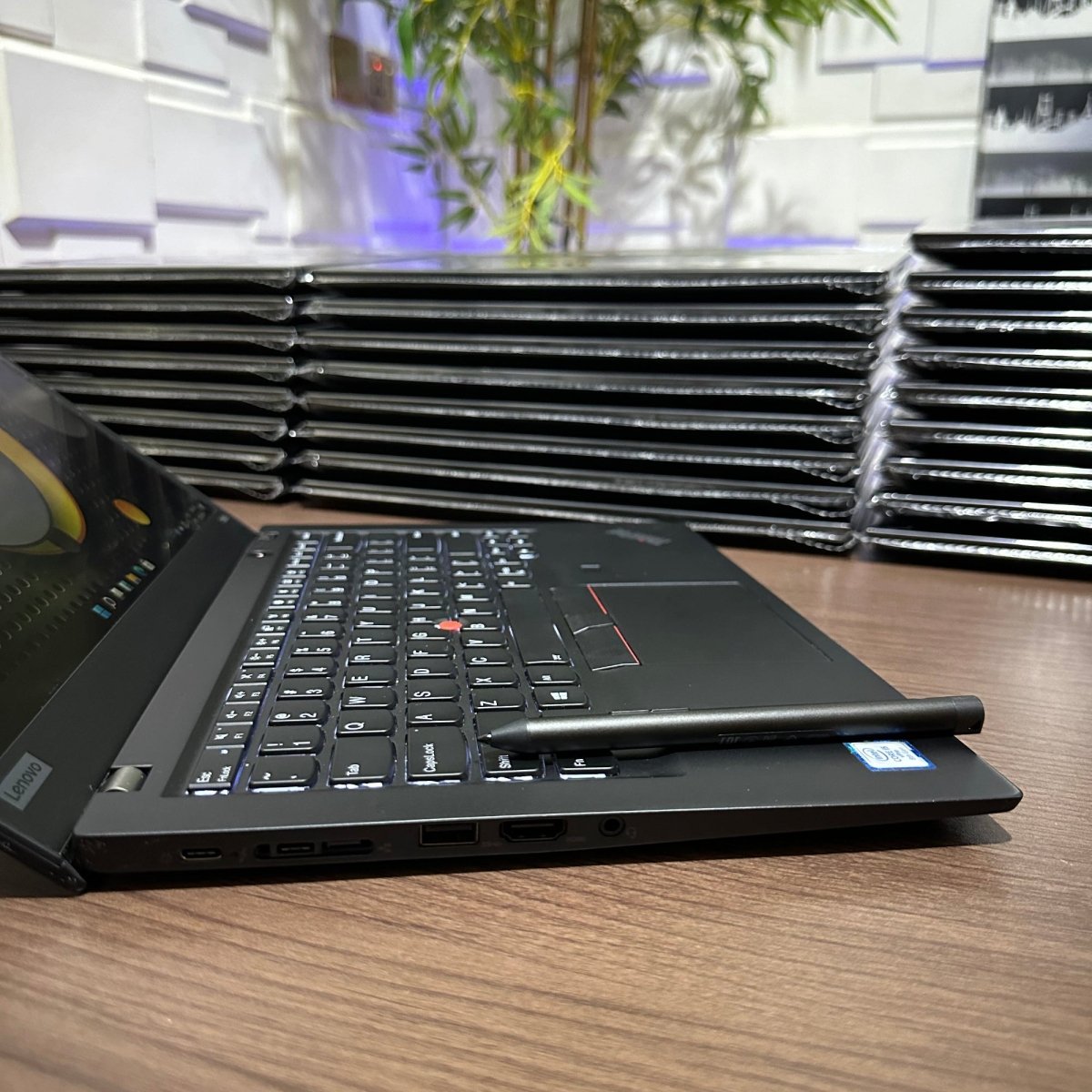 Lenovo ThinkPad T480s - 8th Gen. Intel Core i5 - 256GB SSD - 8GB RAM - Keyboard Light - Touchscreen