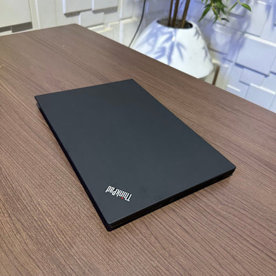 Lenovo ThinkPad T490 - 8th Gen. Intel Core i5 - 256GB SSD - 16GB RAM - Keyboard Light