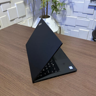 Lenovo ThinkPad T490 - 8th Gen. Intel Core i5 - 256GB SSD - 16GB RAM - Keyboard Light