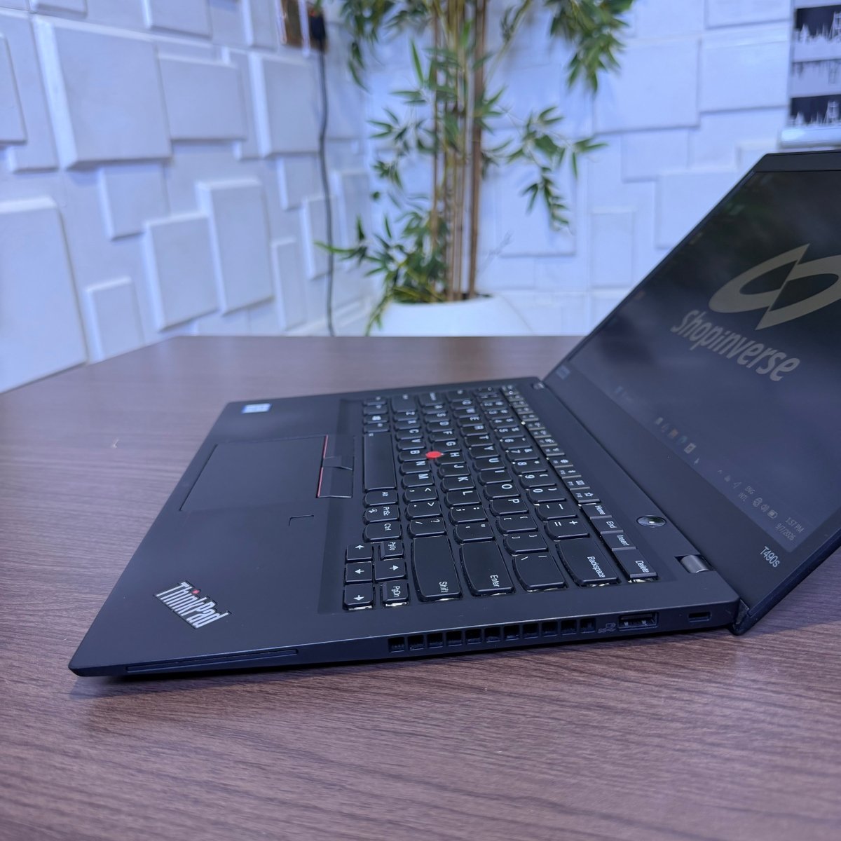Lenovo ThinkPad T490s | 8th Gen Core i5 | 8GB RAM | 256GB SSD | Full HD | Backlit Keyboard