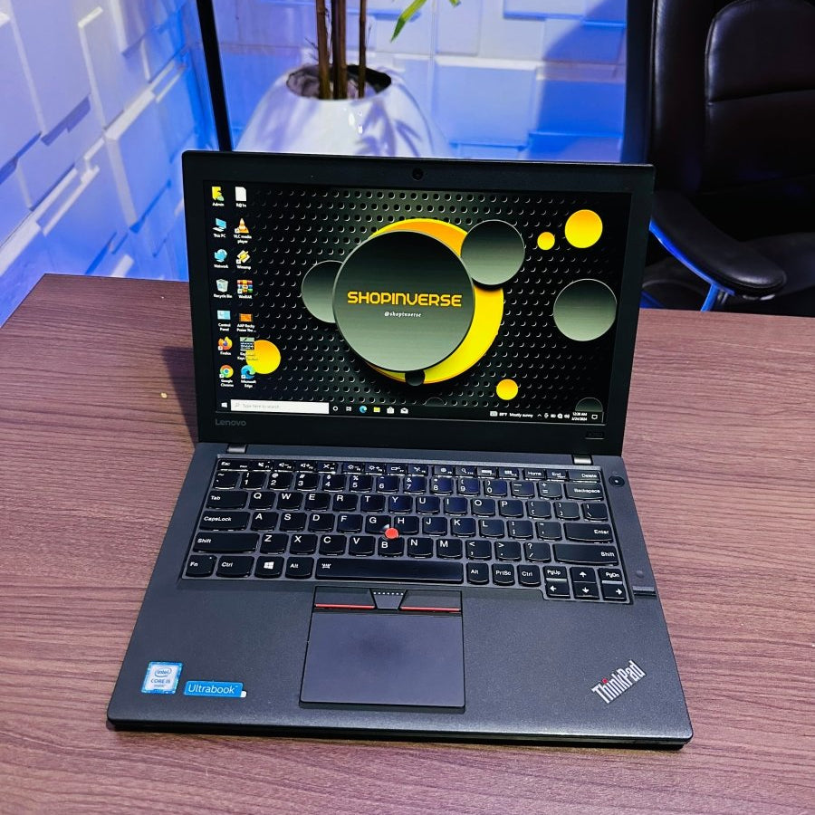 Lenovo ThinkPad X260 - 6th Gen. Intel Core i5 - 256GB SSD - 8GB RAM - Keyboard Light - 2 Batteries