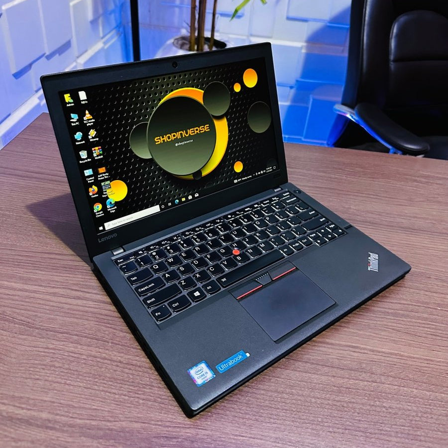 Lenovo ThinkPad X260 - 6th Gen. Intel Core i5 - 256GB SSD - 8GB RAM - Keyboard Light - 2 Batteries