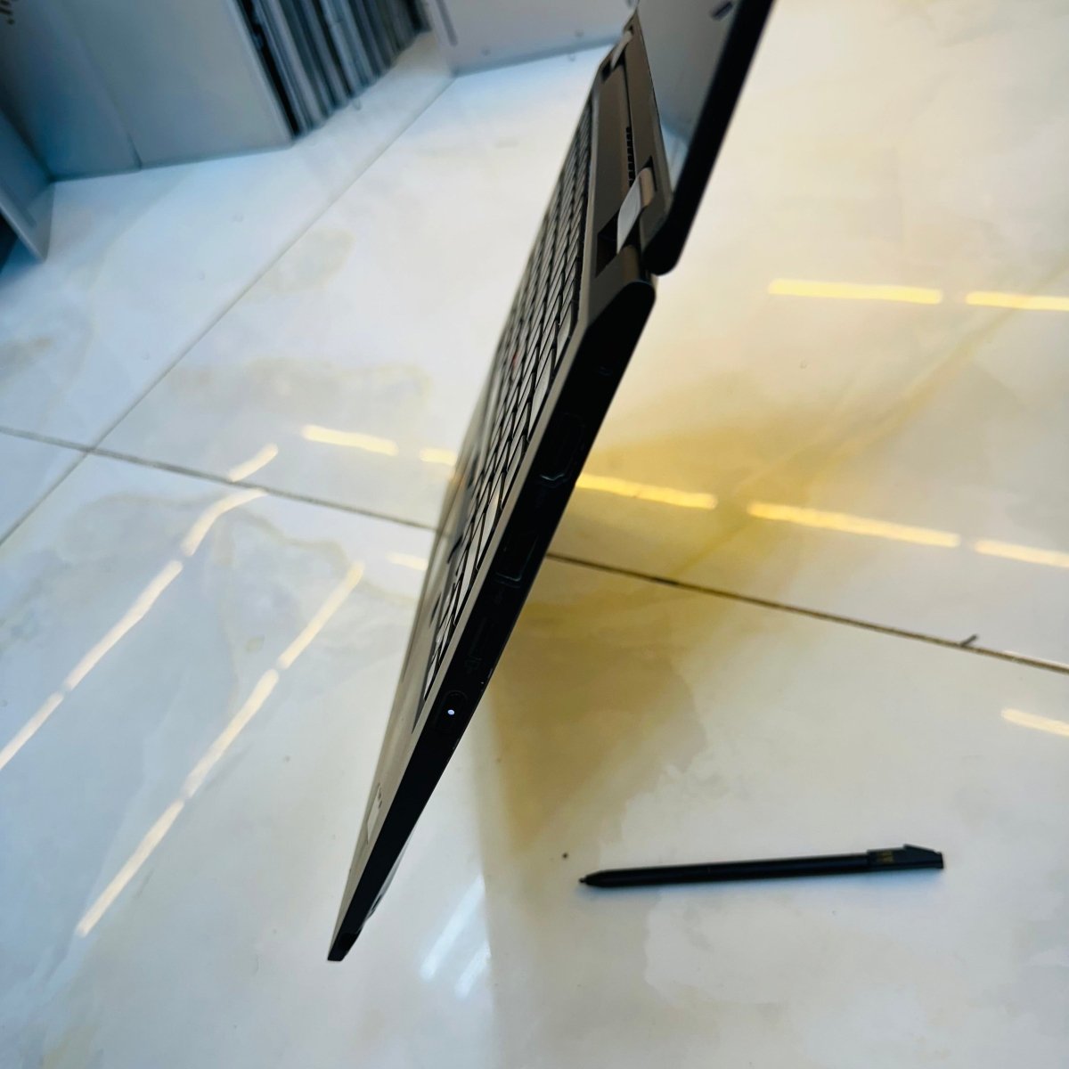Lenovo ThinkPad X380 Yoga | 8th Gen Core i7 | 16GB RAM | 256GB SSD | Touchscreen | Backlit Keyboard