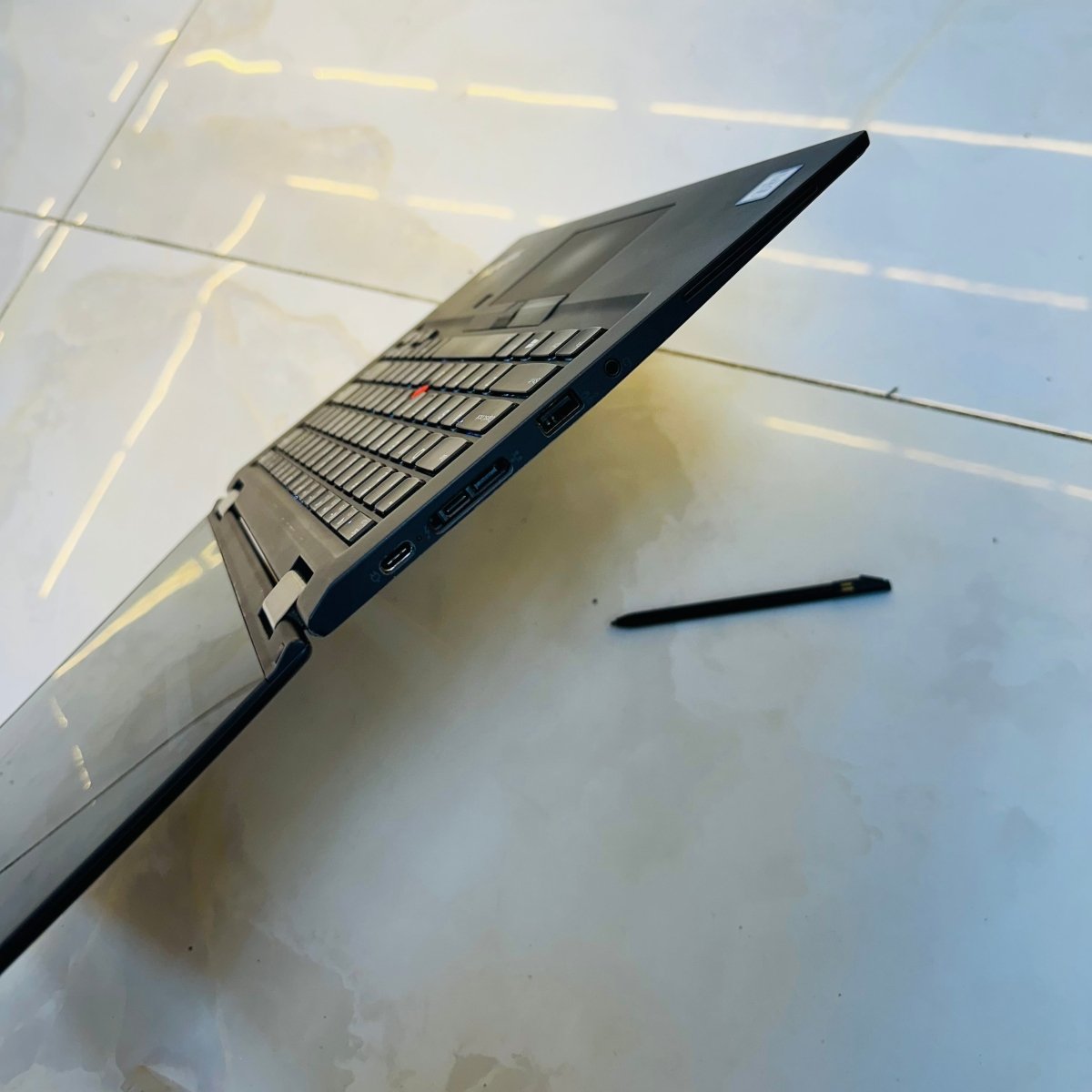 Lenovo ThinkPad X380 Yoga | 8th Gen Core i7 | 16GB RAM | 256GB SSD | Touchscreen | Backlit Keyboard