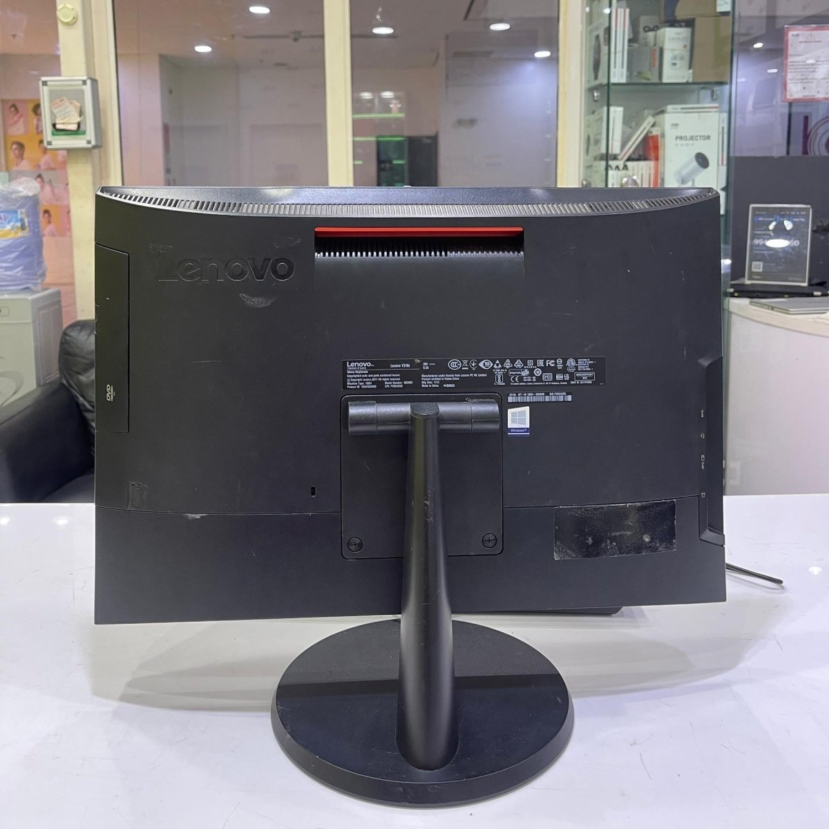 Lenovo V310z All - in - One - 7th Gen. Intel Core i3 - 1TB HDD - 8GB RAM