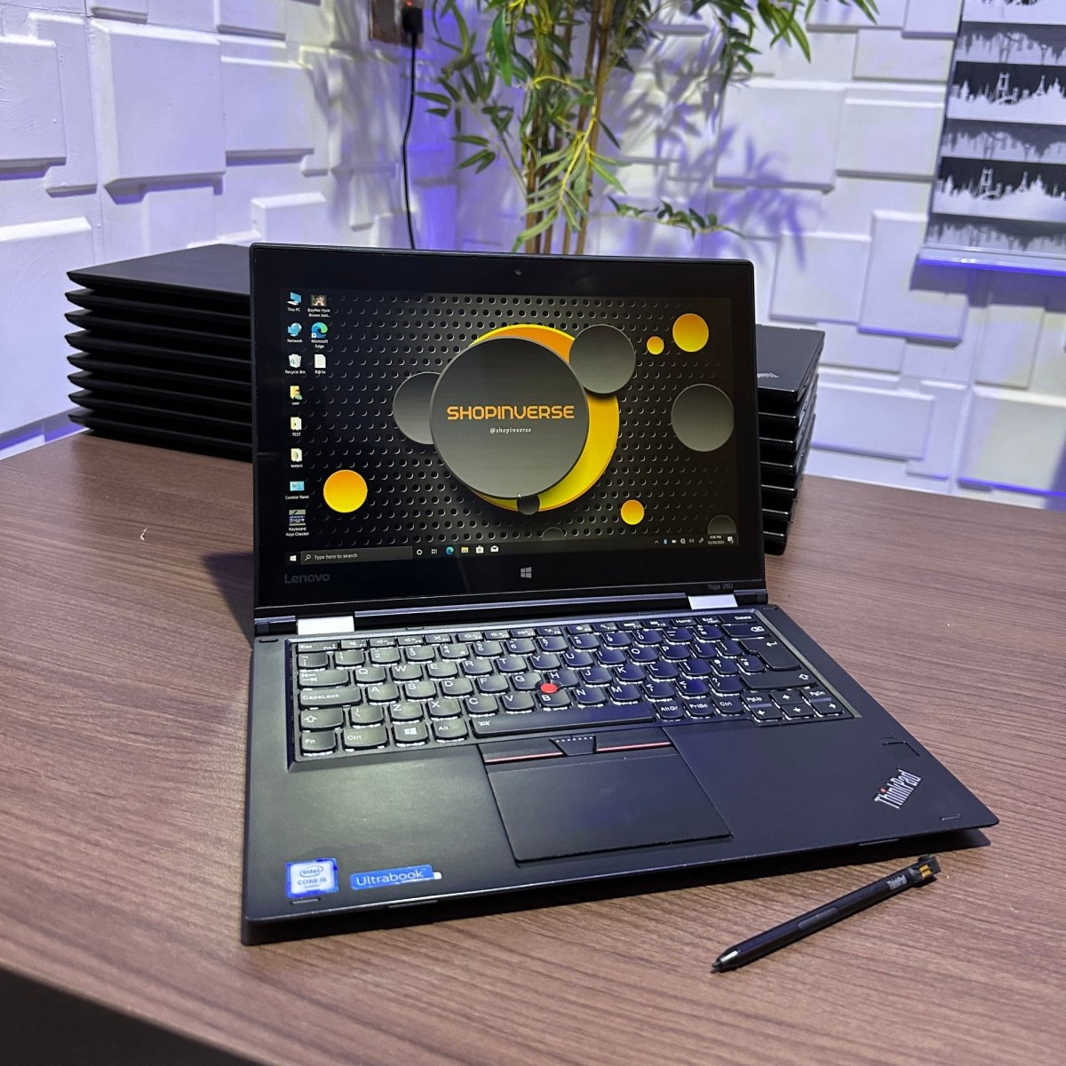 Lenovo Yoga 260 2 - in - 1 Laptop - 6th Gen. Intel Core i5 - 128GB SSD - 8GB RAM - Touchscreen - Keyboard Light